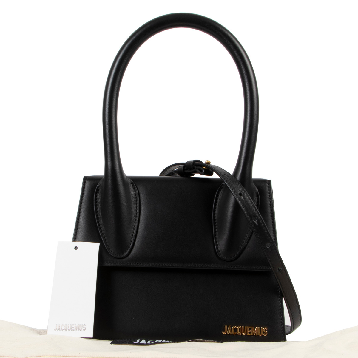 1001_jaquemus_black_leather_to