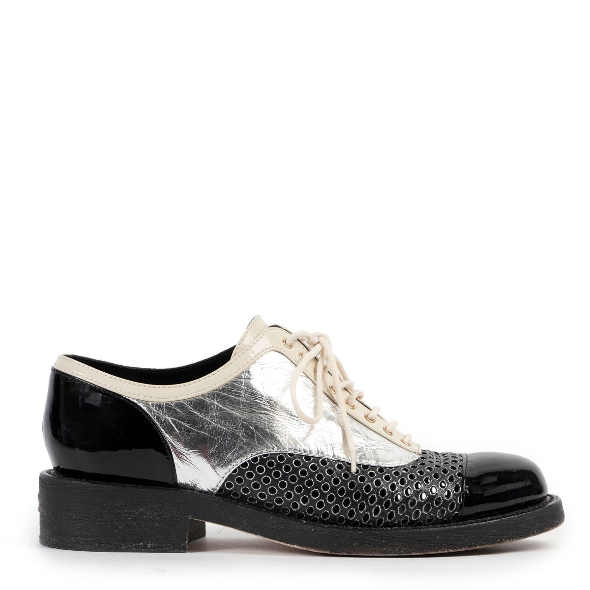 Chanel Cruise Dandy Derby Flats Size 38 Labellov Buy and Sell Authentic Luxury