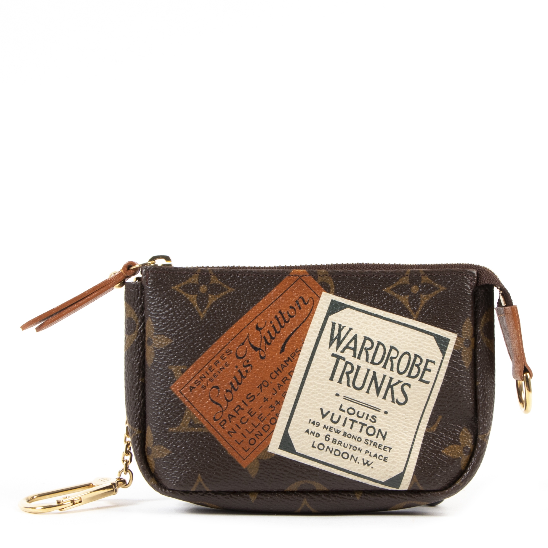 Pochette trunk clearance