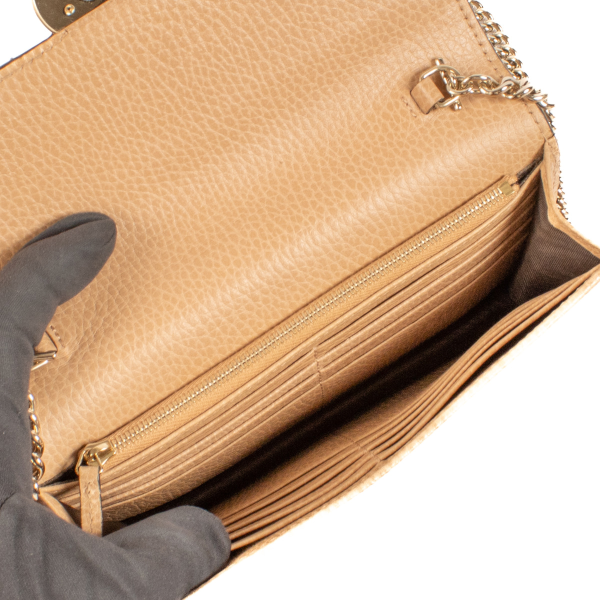24PF new/GUCCI GGマーモントチェーン付きウォレット Bag Beige Gucci Beige Leather Interlocking G Wallet on Chain Clutch
