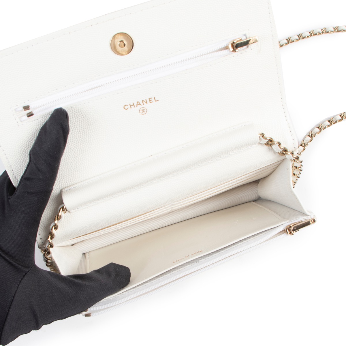 Chanel White Caviar Leather Classic Wallet On Chain ○ Labellov ○ Buy and  Sell Authentic Luxury