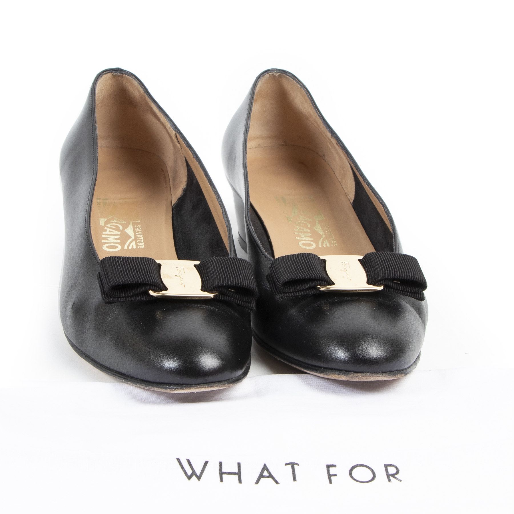 Salvatore Ferragamo ブラックフラットシューズ　40サイズ Salvatore Ferragamo ブラック フラットシューズ フェラガモ