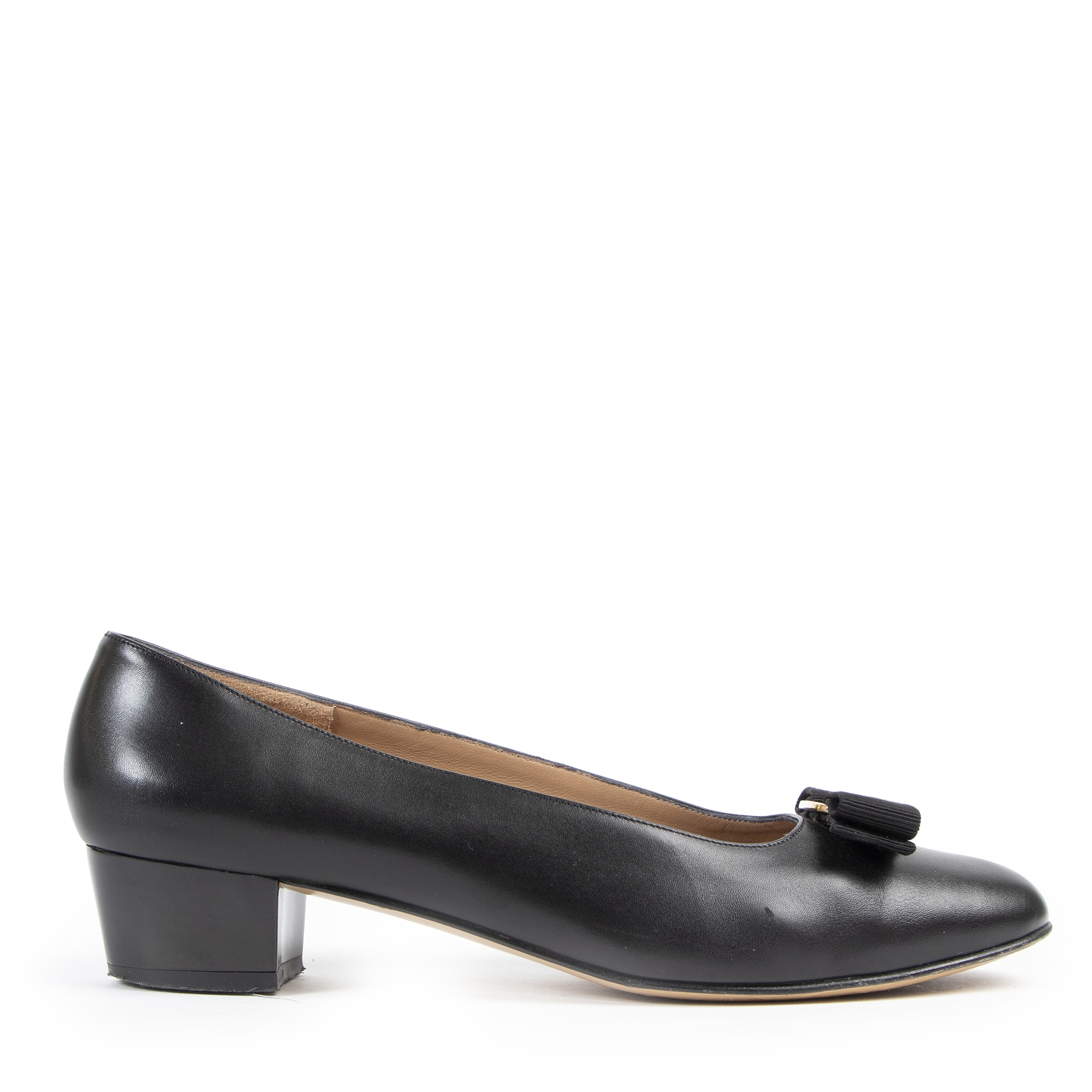 2040_salvatore_ferragamo_black