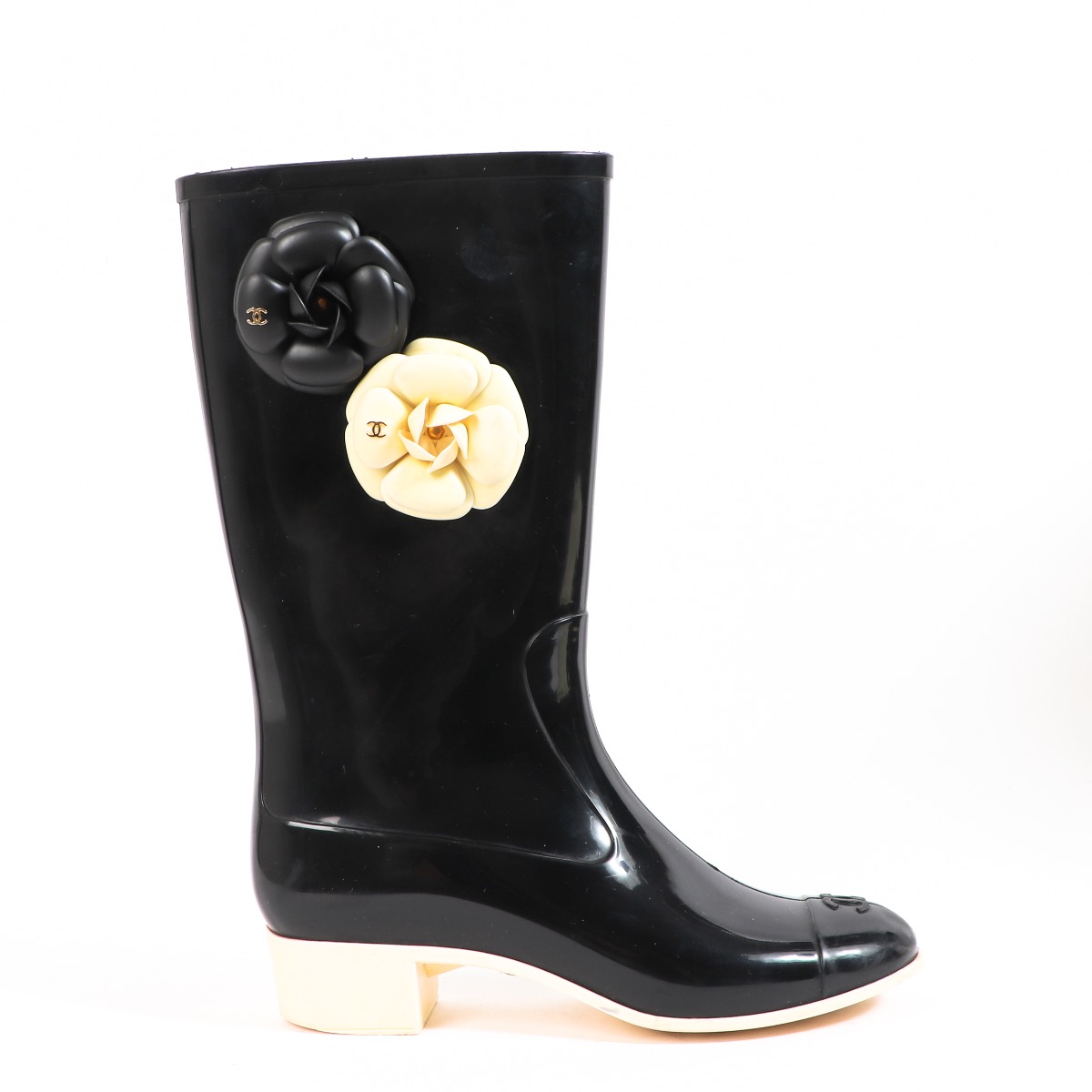 Chanel Black Camellia Flower Rain Boots - Size 39 ○ Labellov ○ Buy and Sell  Authentic Luxury