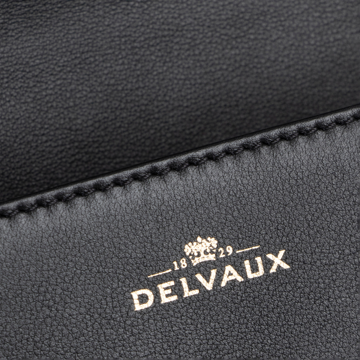 Delvaux Tempête MM Calf Souple Végétal Top Handle ○ Labellov ○ Buy and Sell  Authentic Luxury