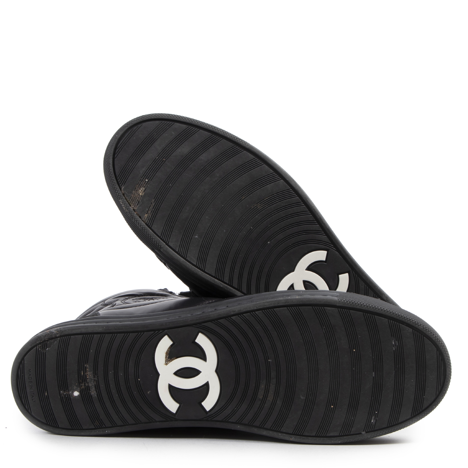 ジョナページ Blair Croc-Embossed Leather Sneaker in Shoes | Vince