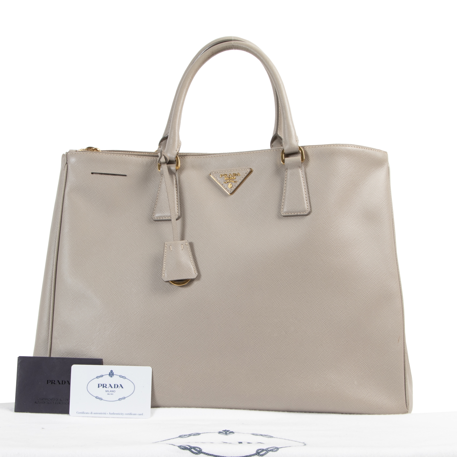 546_prada_grey_saffiano_top_ha