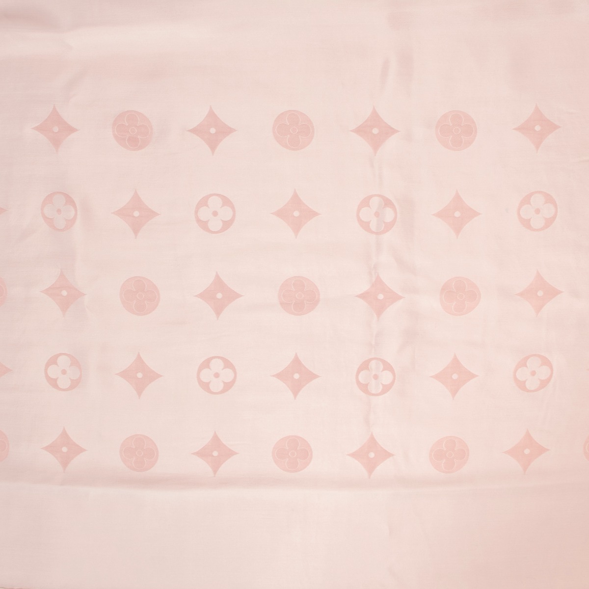 Châle monogram silk scarf Louis Vuitton Pink in Silk - 31676500