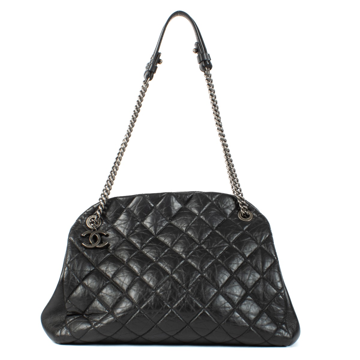 CHANEL バッグ　エメナル Vintage Chanel XL Jumbo Maxi Flap Bag Black Lambskin Gold Hardware