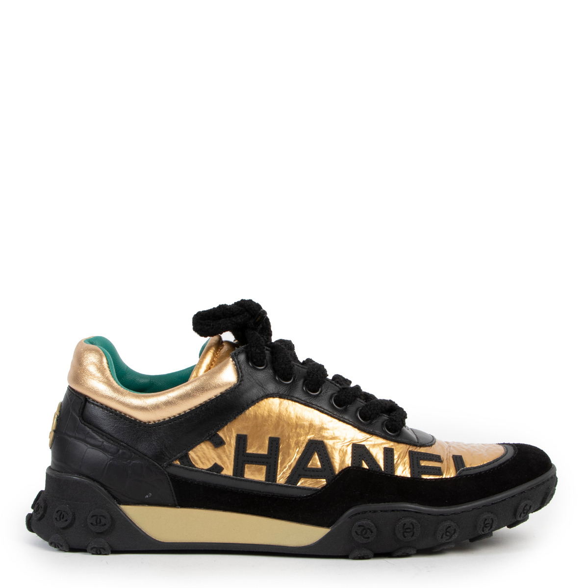 binario látigo azufre Chanel Black & Gold Sneakers - size 39 ○ Labellov ○ Buy and Sell Authentic  Luxury