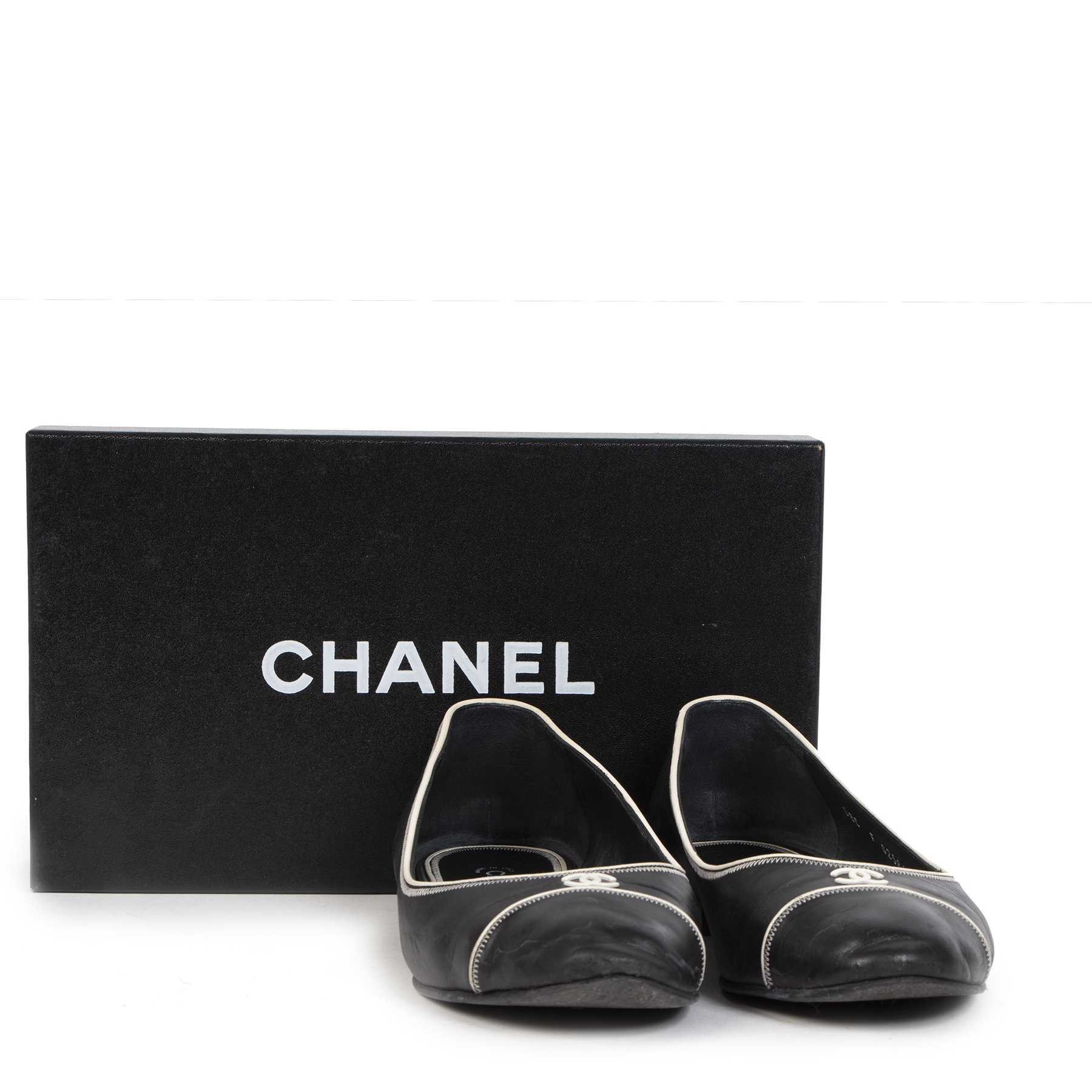 Chanel Black Quilted Ballerina Flats - Size 40 ○ Labellov ○ Buy and Sell  Authentic Luxury