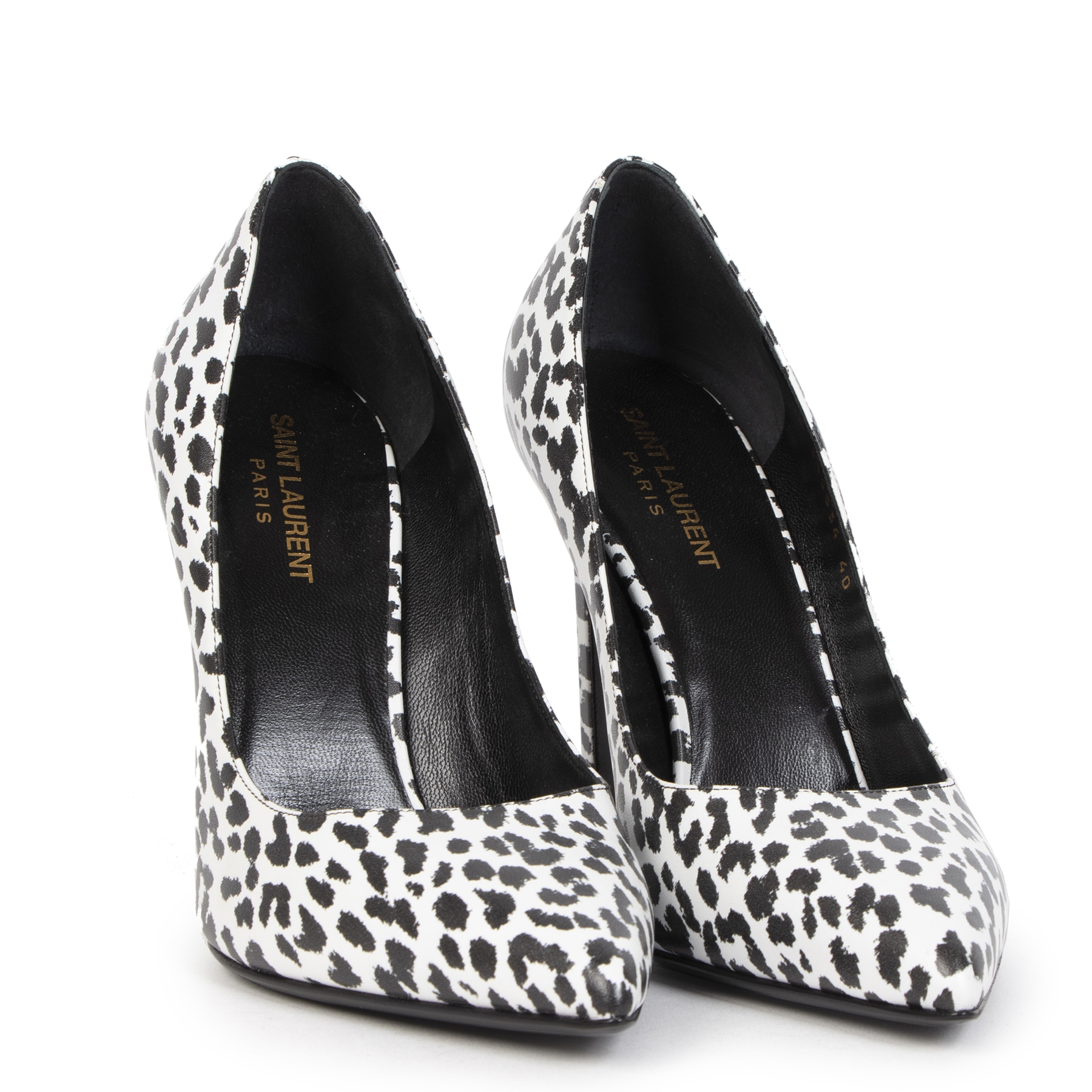 Black and white leopard pumps top