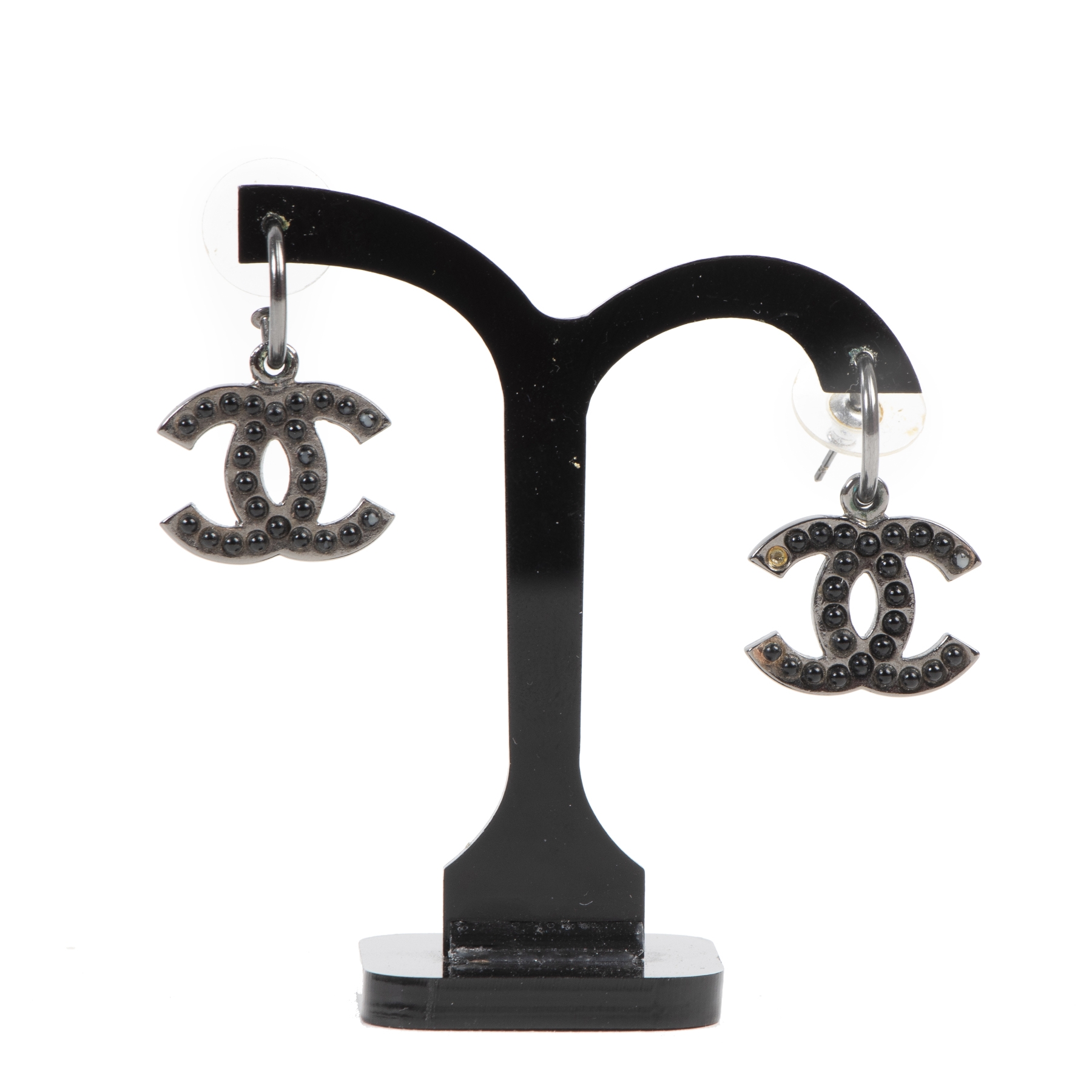 Chanel Grey Double CC Dangle Earrings ○ Labellov ○ Buy and Sell