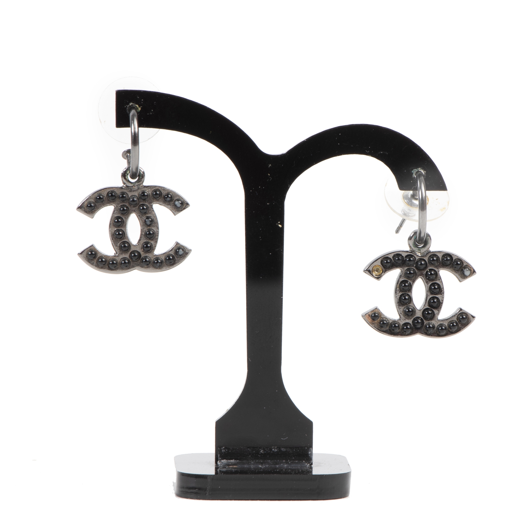 Chanel Clover CC Logo Drop Earrings ○ Labellov ○ Buy and Sell Authentic  Luxury