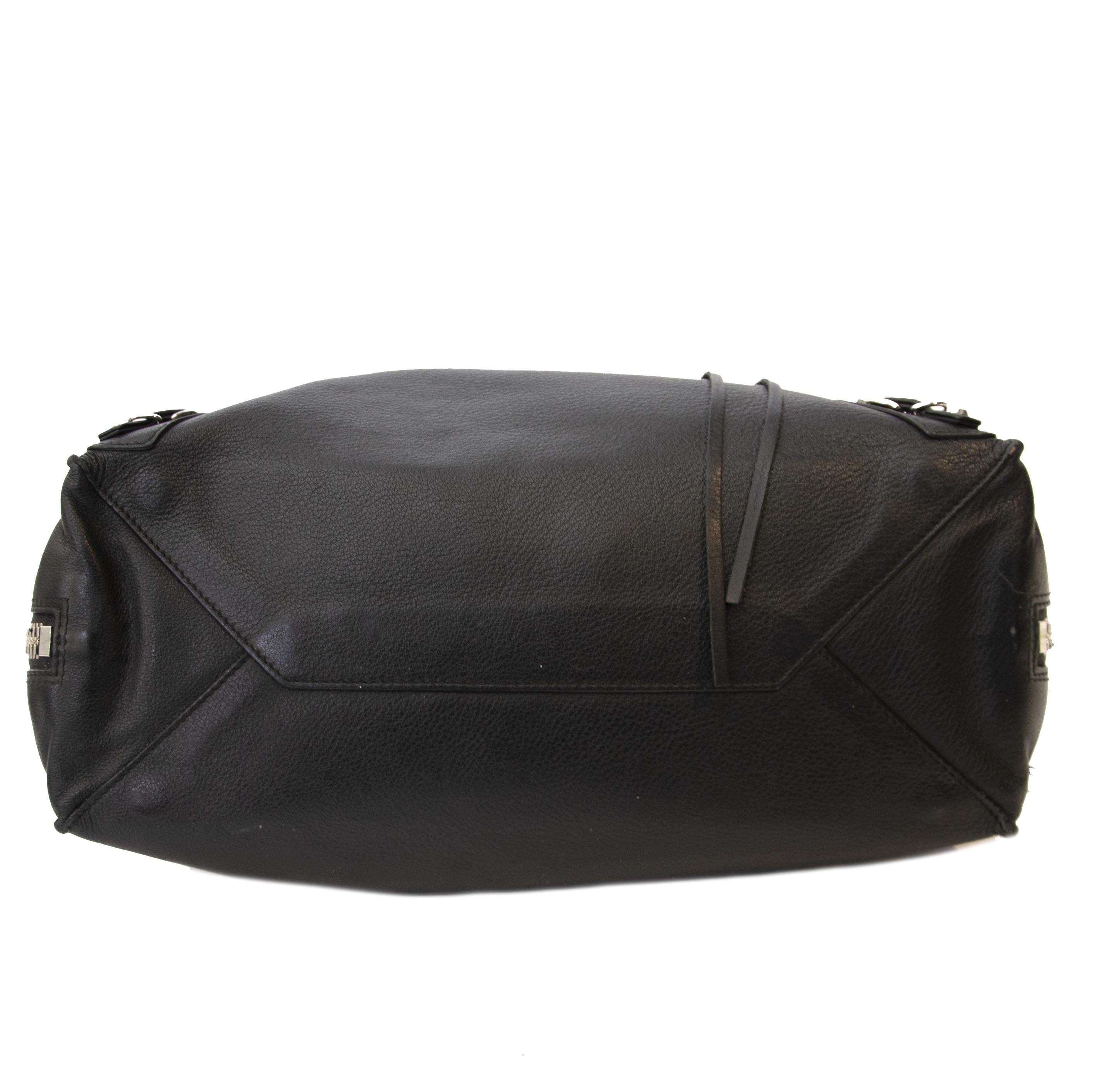 balenciaga_black_bag_1335_unde
