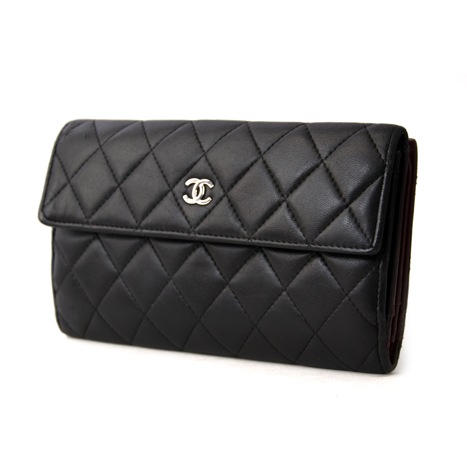 CHANEL  Chanel Classic Black Lambskin Wallet ○ Labellov ○ Buy and