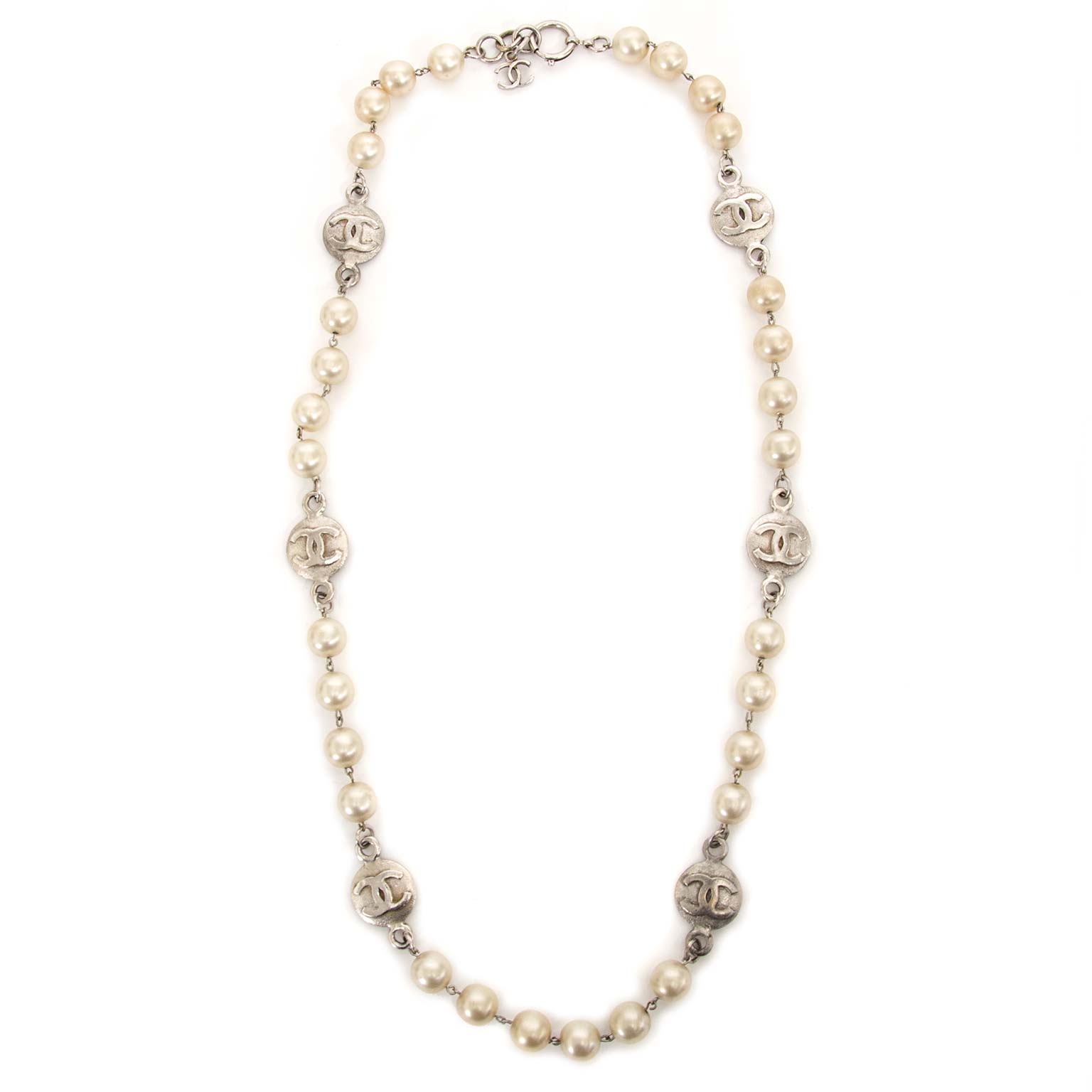 Chanel Faux Pearl Necklace ○ Labellov ○ Buy and Sell Authentic