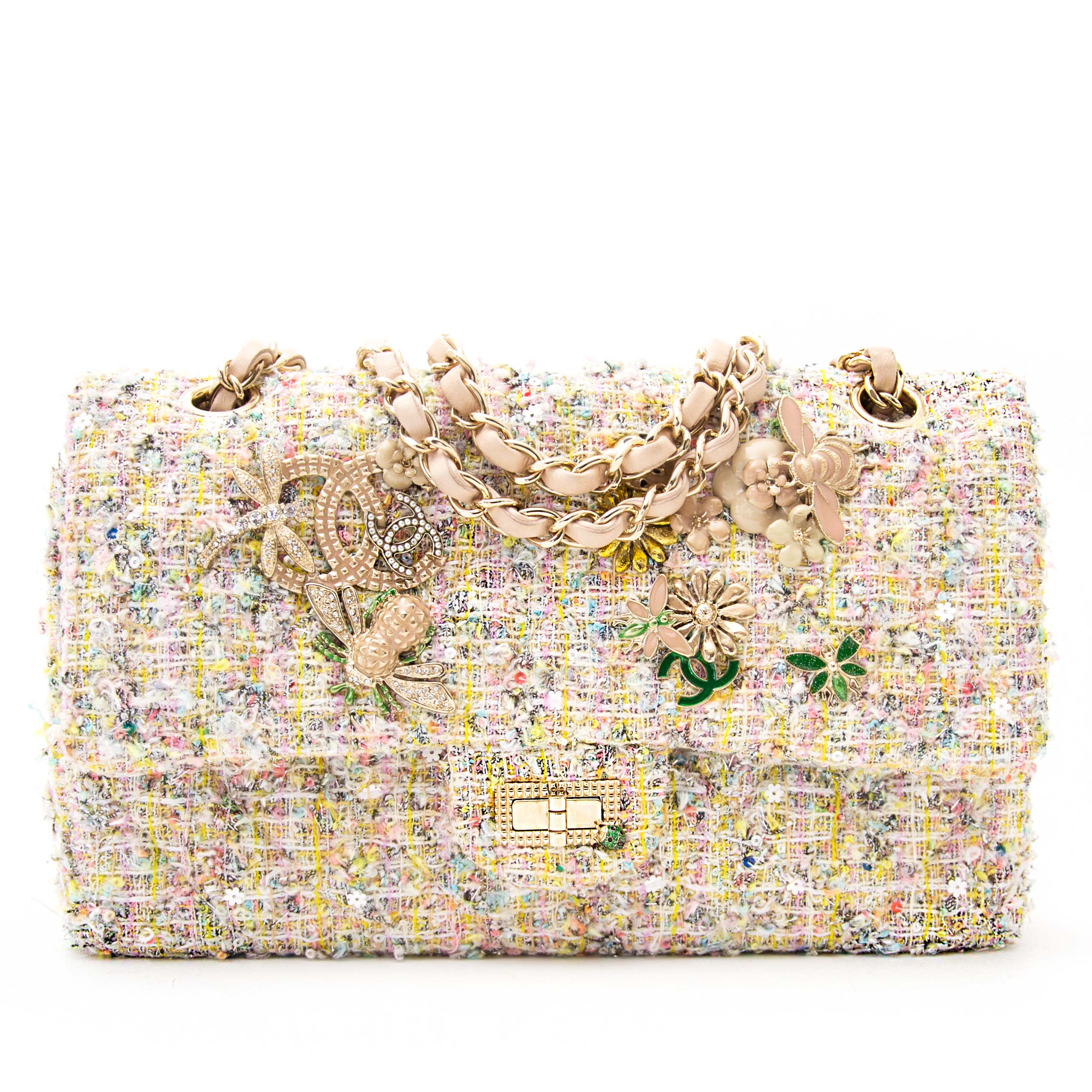 chanel-tweed-pink-ornament-