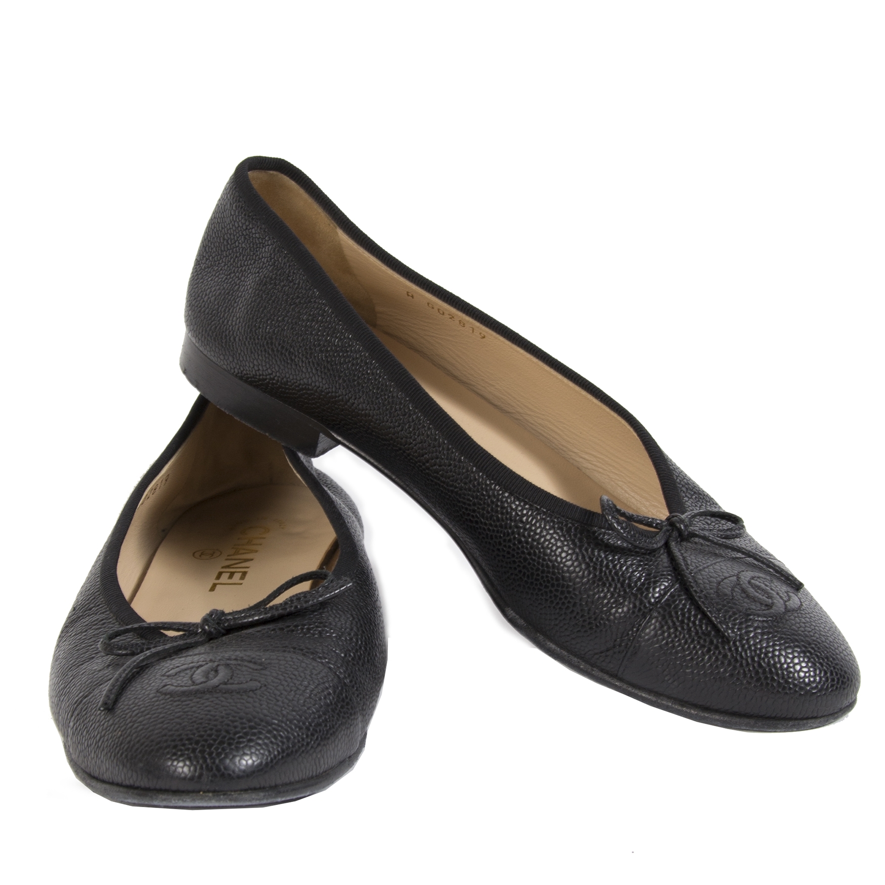 Chanel top caviar flats