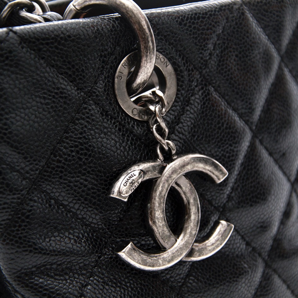Chanel Black Distressed Leather Tote Bag ○ Labellov ○ Buy and Sell  Authentic Luxury