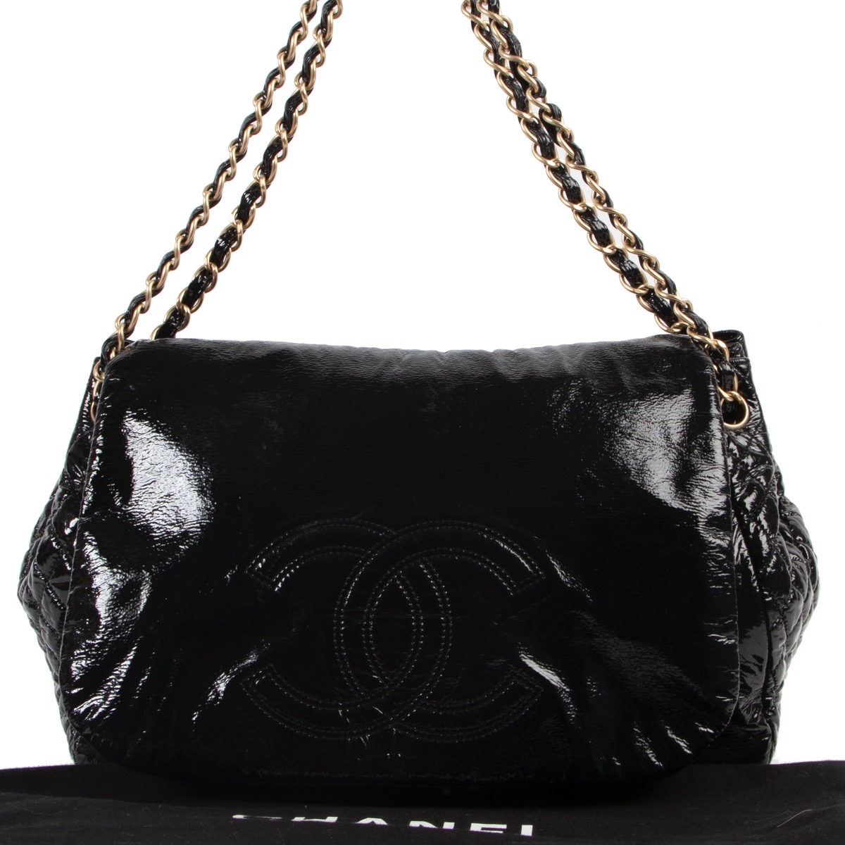 Chanel Black Patent Leather Shoulder Bag ○ Labellov ○ Buy and