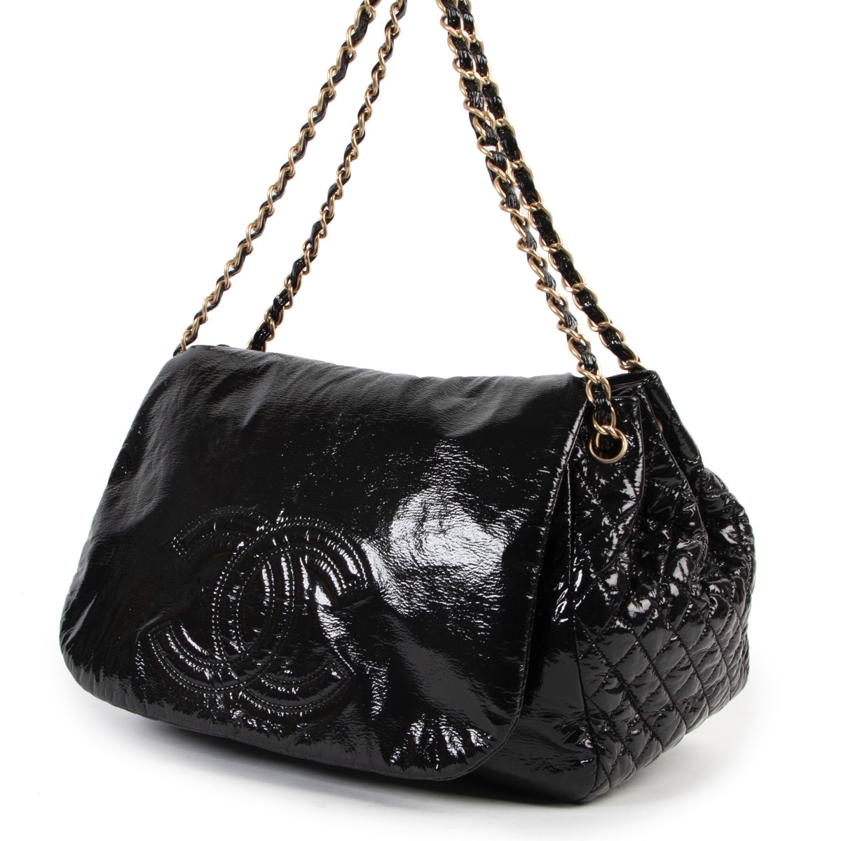 Chanel Black Patent Leather Shoulder Bag ○ Labellov ○ Buy and