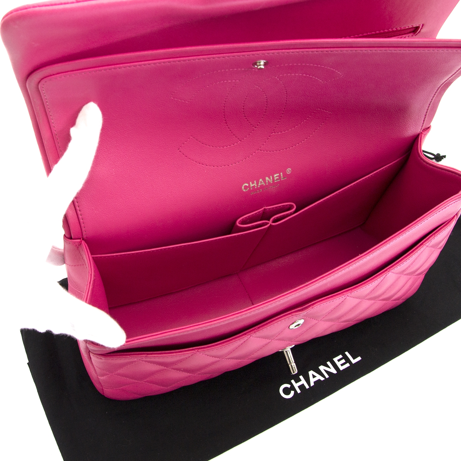 LABELLOV - Chanel bubblegum pink jumbo flap bag 💕💕