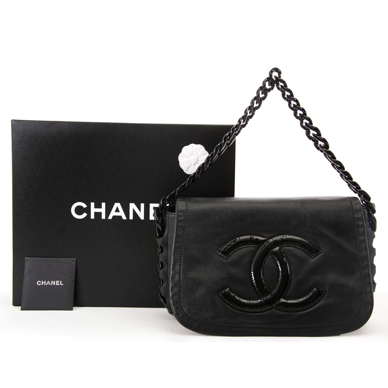 Labellov Safe Online Authentic Vintage Chanel Clothes Bags Online At Labellov Secondhand Luxury Koop 100 Authentieke Designer Handtassen Van Merken Zoals Chanel Louis Vuitton Hermes En Meer