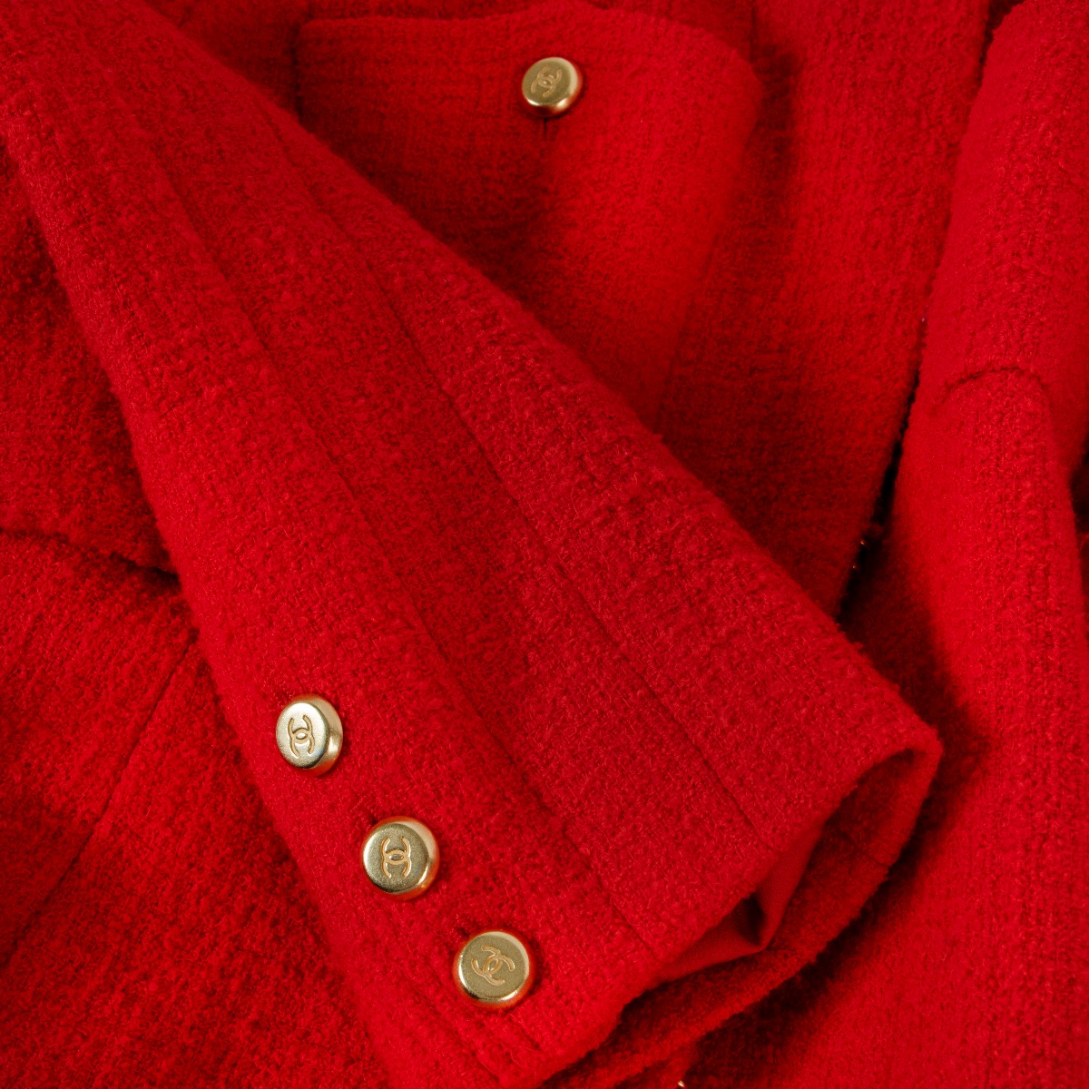 ☆人気☆【ROLAROLA】☆TWEED BUTTON JACKE.T☆ジャケット☆ chanel_red_tweed_vest_front_fr
