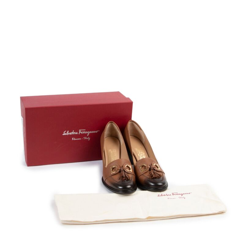 Salvatore Ferragamo Brown Leather Pumps Size 37.5 Labellov Buy and Sell Authentic Luxury