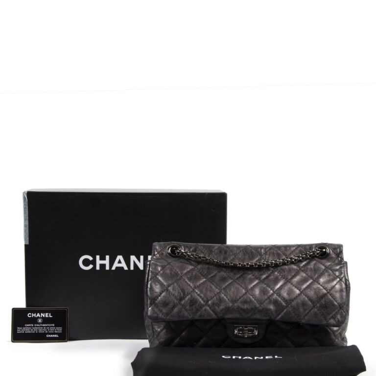 Chanel Black 2.55 Reissue 226 Bag ○ Labellov ○ Buy and Sell Authentic Luxury