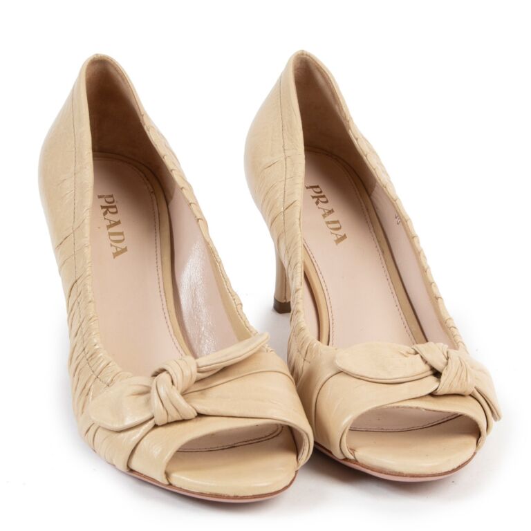 PRADA ピンクベージュ サテンミュール ヒール約11.5cm 美品　最終値下 Prada Pink Sequin Heels – Treasures of NYC