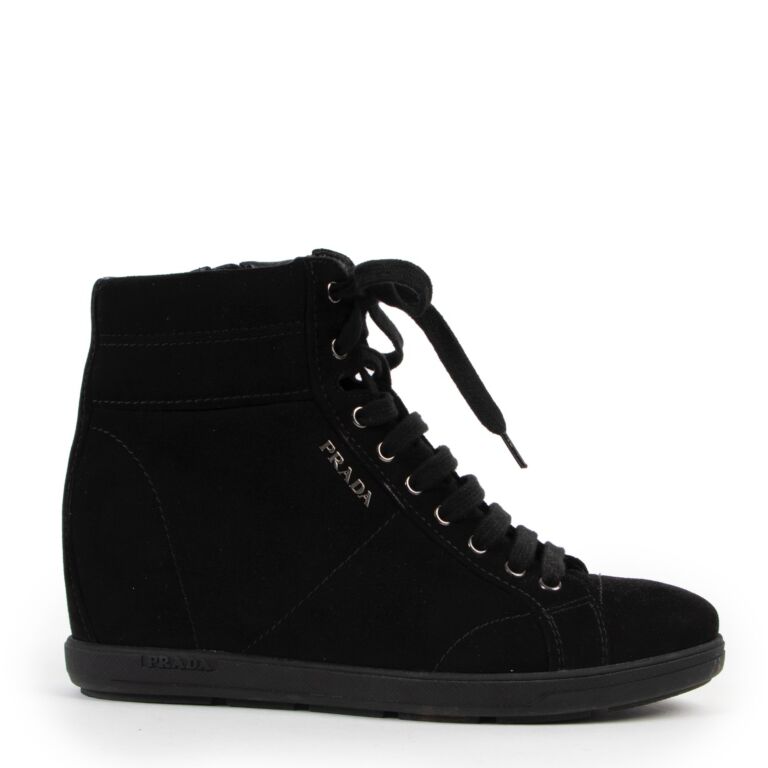 お値引き✨PRADAプラダ】ブラック スエード ヒール 37 Prada Black Sneakers with Heel - Size 37 ○ Labellov ○ Buy