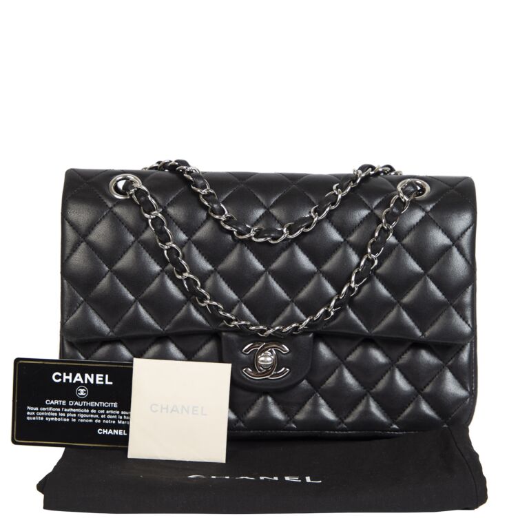Chanel:Medium Lambskin Classic Flap (Black)