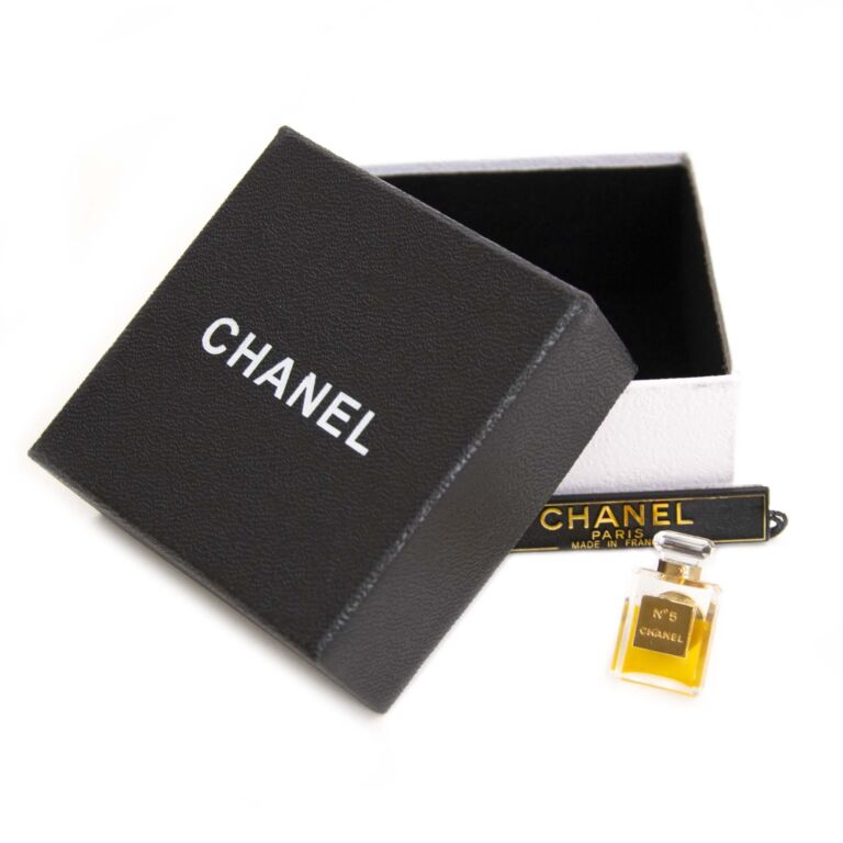 Chanel No. 5 Perfume Bottle Brooch ○ Labellov ○ Buy and Sell Authentic  Luxury