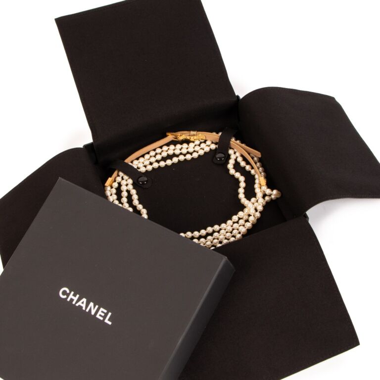 Chanel Cruise 2013 White Faux Pearl Belt Size 95 Labellov Buy and Sell Authentic Luxury