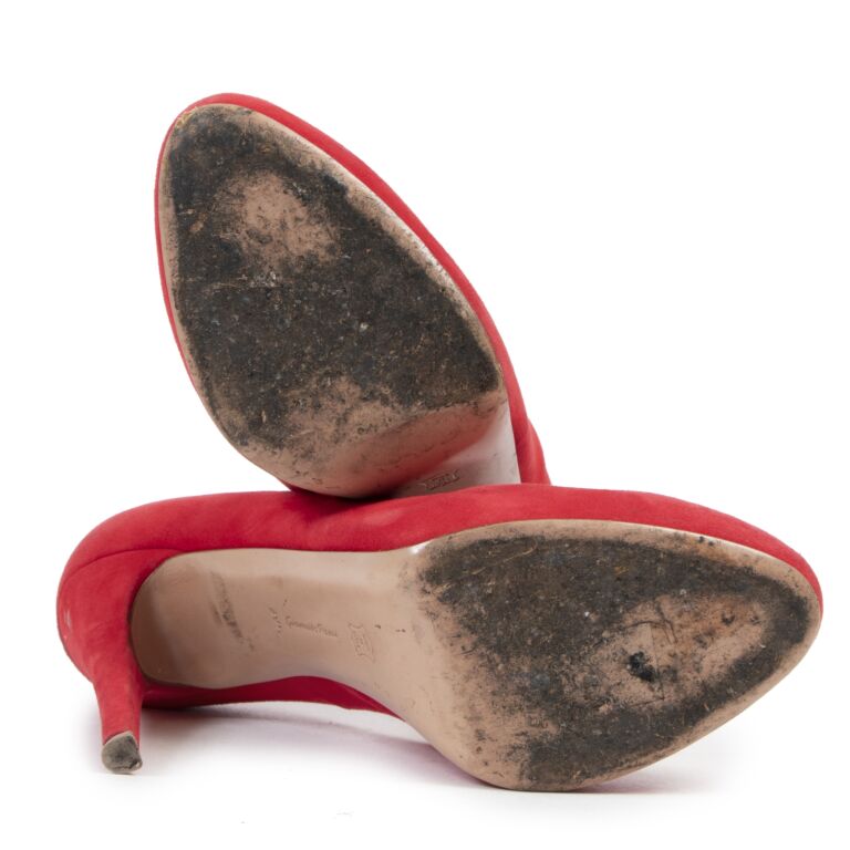gianvito rossi red suede pumps