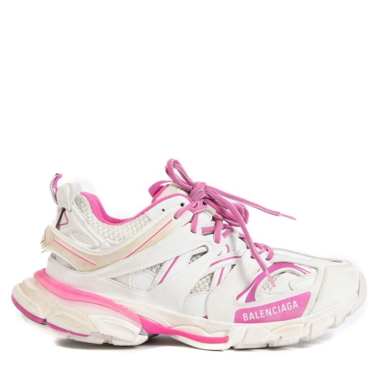 Balenciaga selling S1590 running shoes that look really similar to  Asics shoes  Nestia