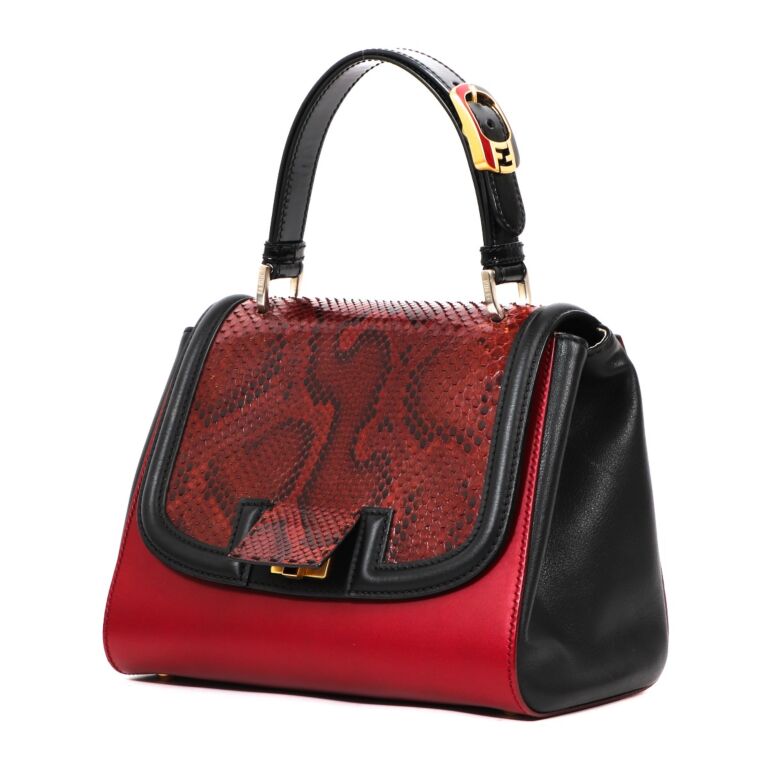 ファッション雑貨・小物その他 FENDI Name tag Red Amazon.com: Fendi, Pre-Loved Red Leather 'FF' Compact Wallet