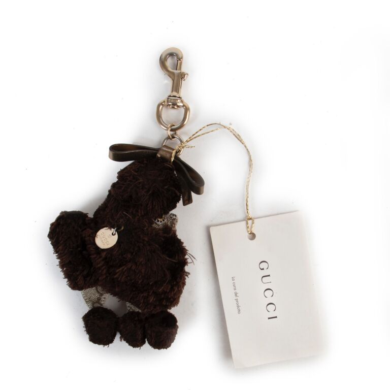 Gucci pom clearance pom keychain
