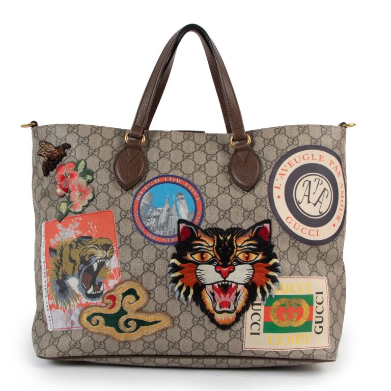 Gucci courrier soft best sale gg supreme backpack