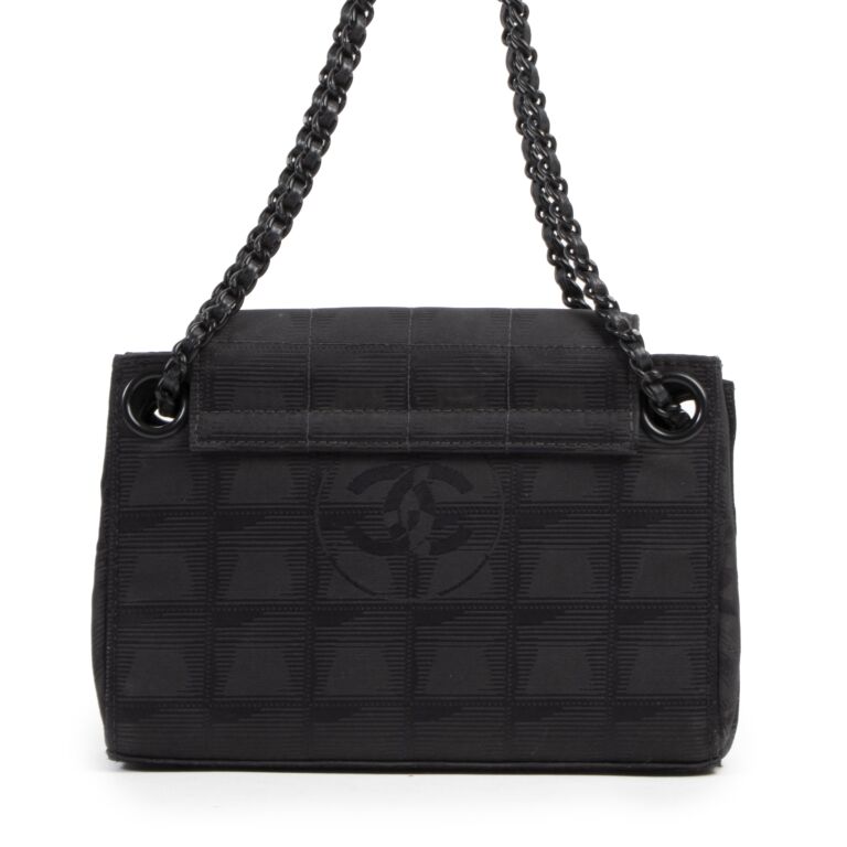 Chanel Black Nylon CC Mini Bag ○ Labellov ○ Buy and Sell Authentic Luxury