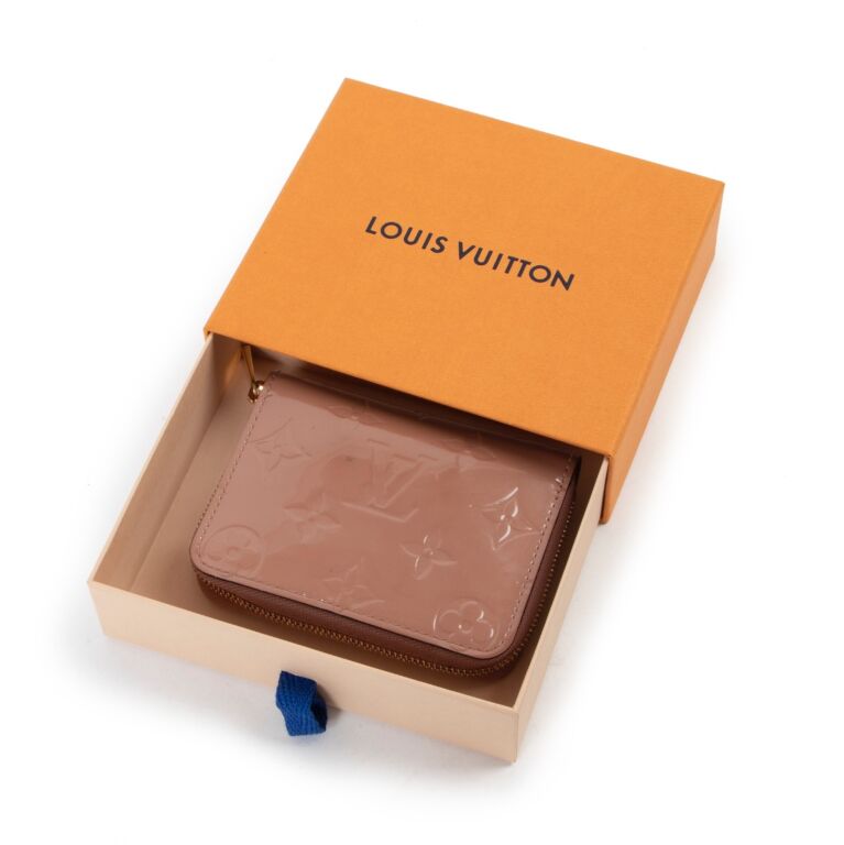 Shop Louis Vuitton MONOGRAM VERNIS Zippy Coin Purse (M81143) by Milanoo