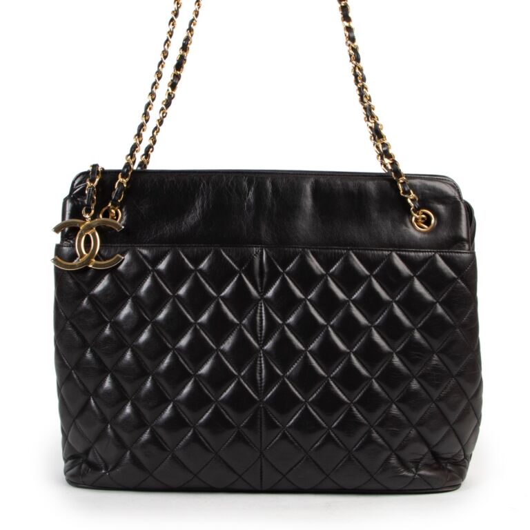 Chanel Vintage Black Quilted Shopper ○ Labellov ○ Buy and Sell Authentic  Luxury