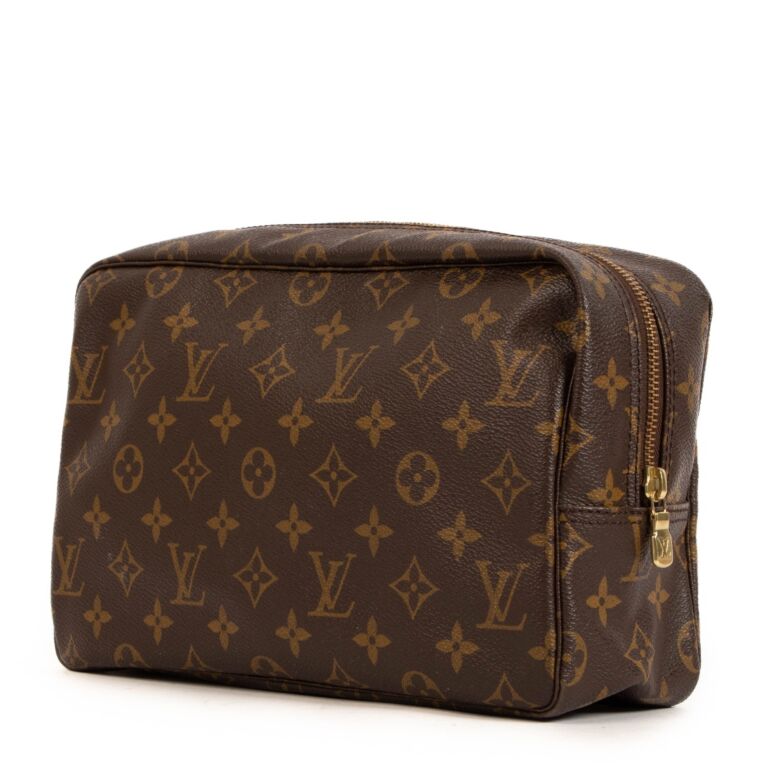 LOUIS VUITTON Monogram Canvas Trousse Toilette 28 Clutch Brown