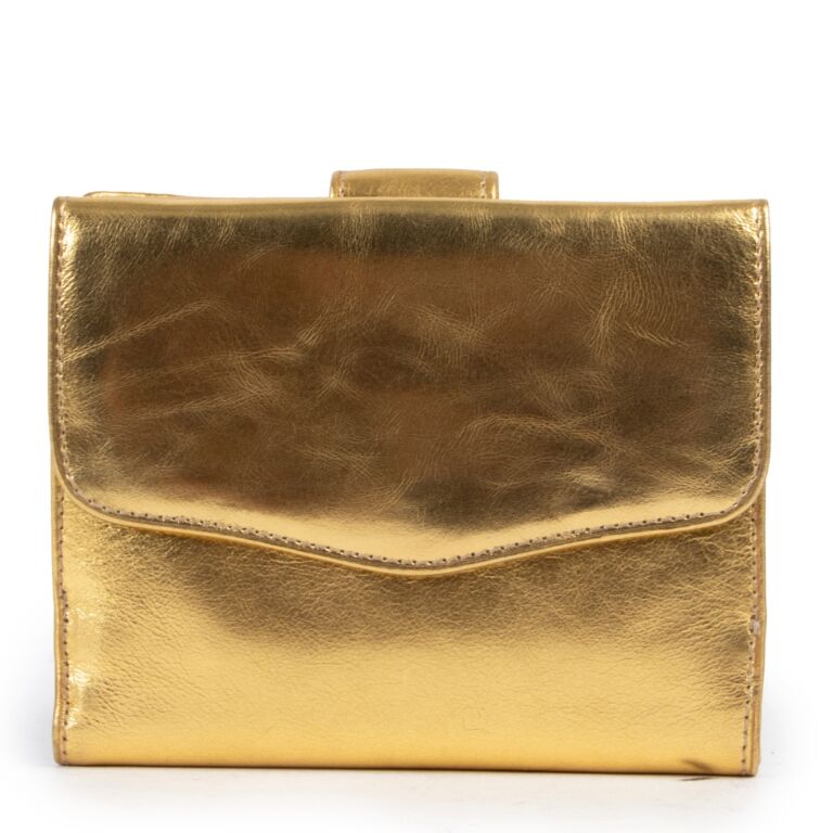 Moschino bag sales authenticity check