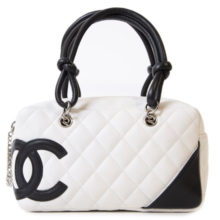 Túi Chanel 22 Small Handbag đen logo trắng da bê 34cm best quality