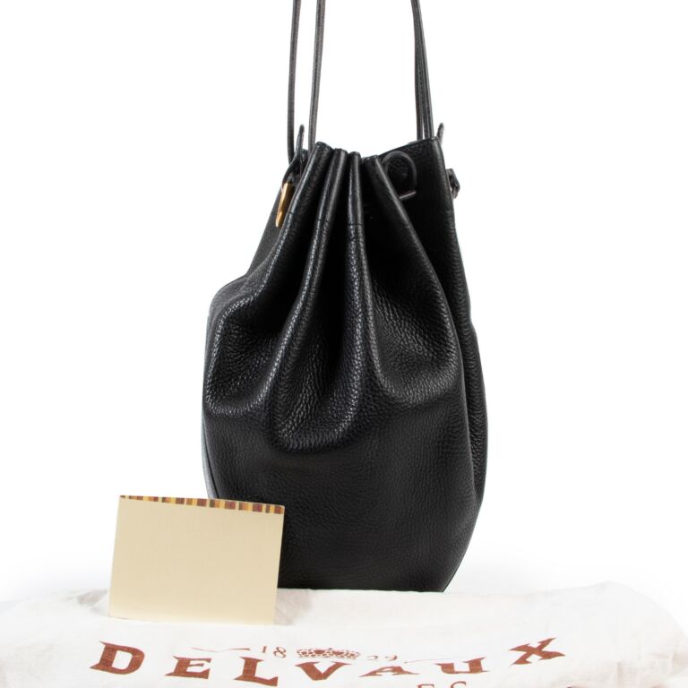 Delvaux Tempête MM Vintage Black Box Calf ○ Labellov ○ Buy and