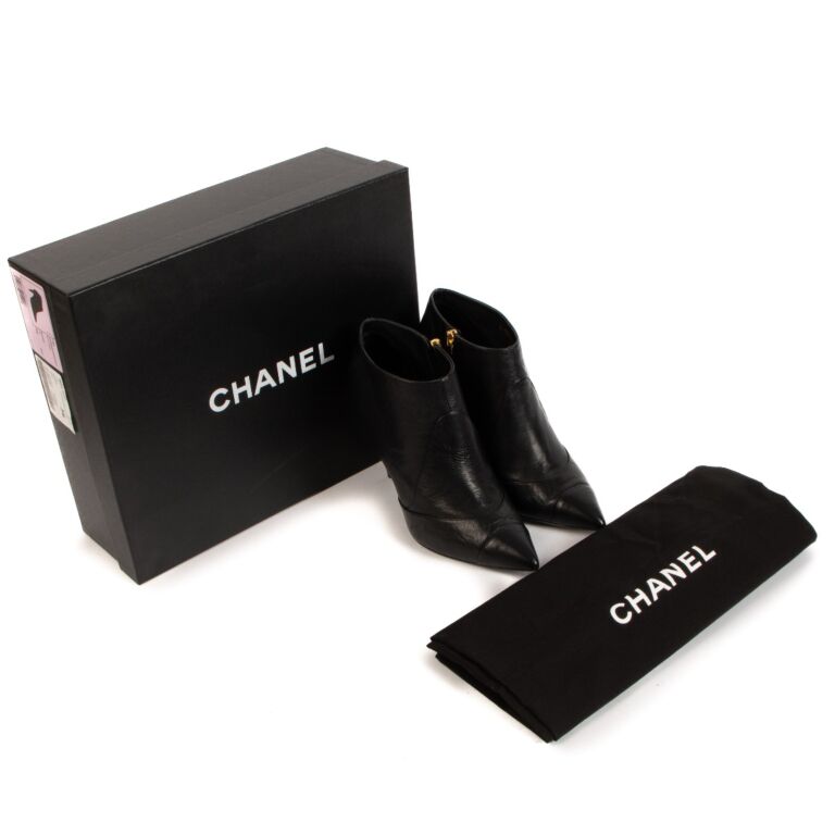 Chanel Black Leather CC Ankle Booties Sz40