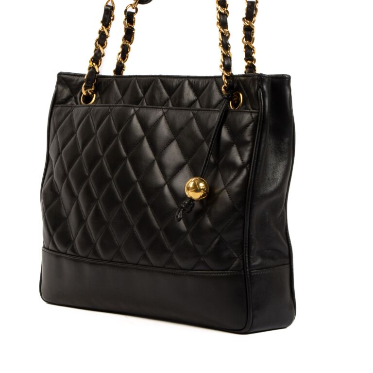 Chanel vintage sales quilted shoulder bag